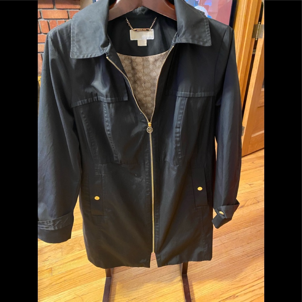 Like new Michael Kors trench size 2XL